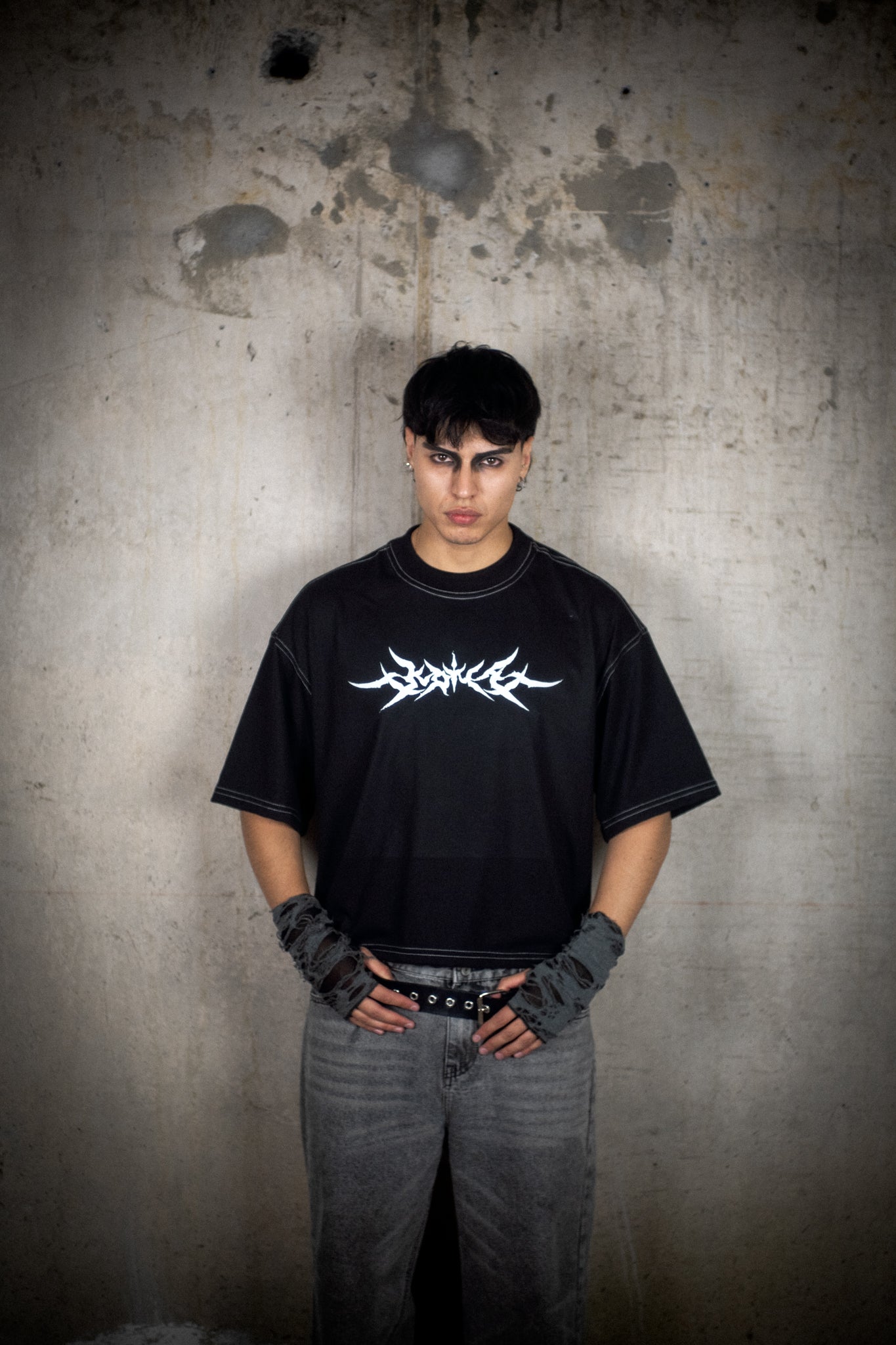 Tee Sacred Black Boxy fit
