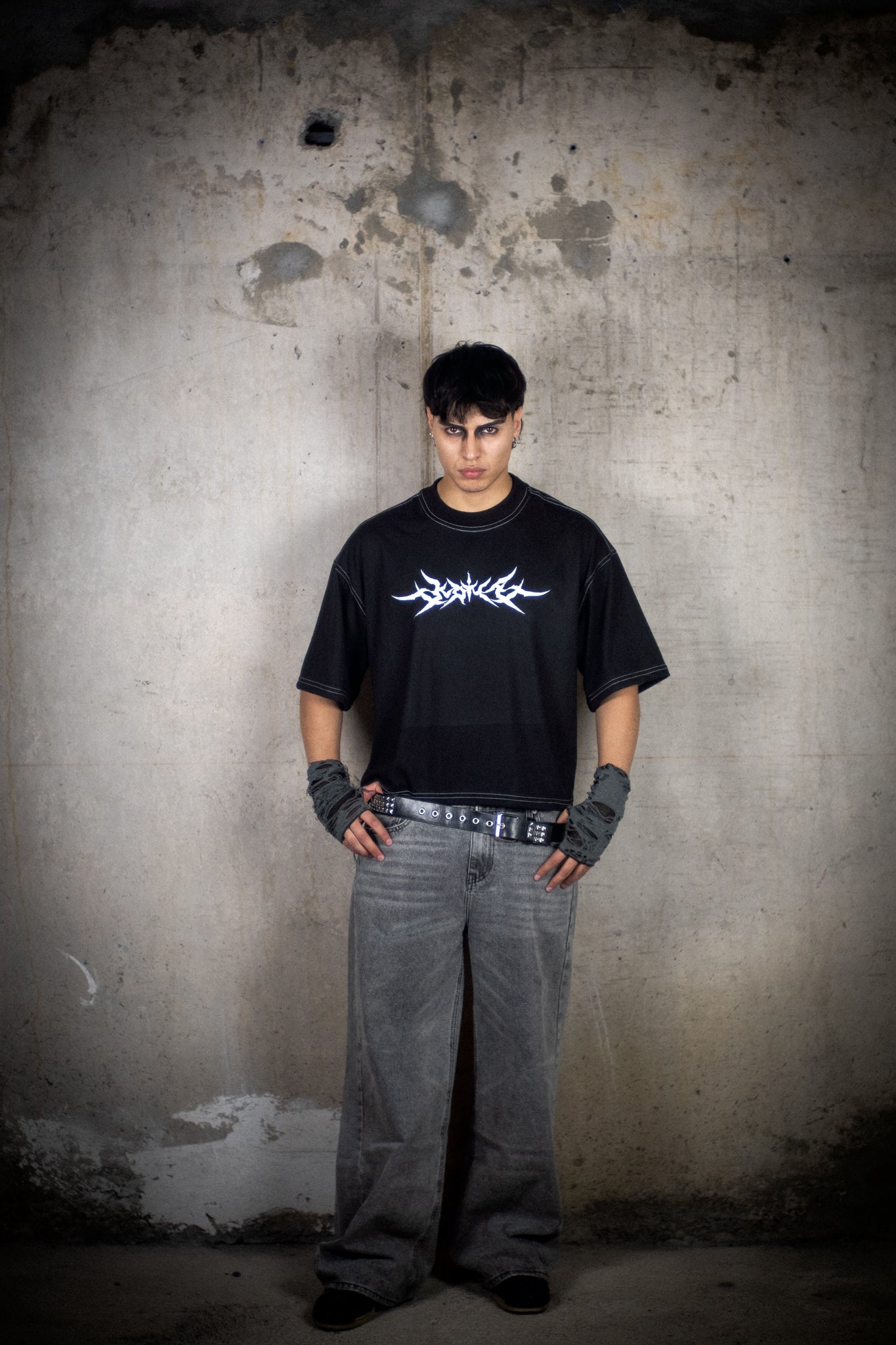 Tee Sacred Black Boxy fit