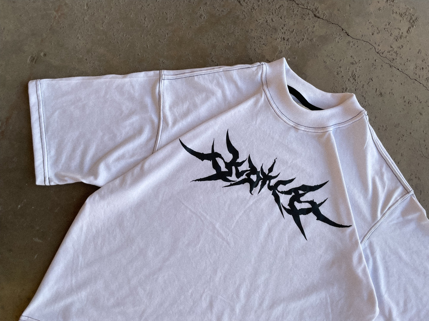 Tee Sacred White Boxy fit